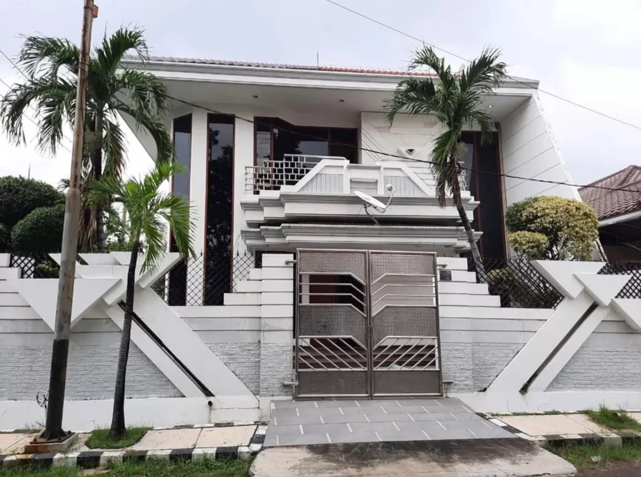 Jual Rumah Mewah Surabaya Shm Kawasan Dharmahusada Indah Utara