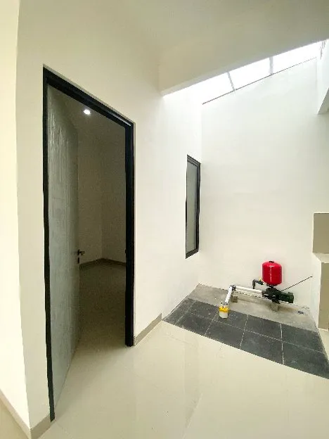 RUMAH READY SIAP HUNI CLUSTER 2 LANTAI DEKAT STASIUN SERPONG DAN TOL RAWABUNTU TANGERANG SELATAN