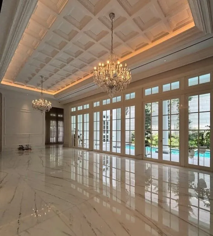 Rumah mewah 3 lantai design classic kokoh di kuninngan jakarta selatan