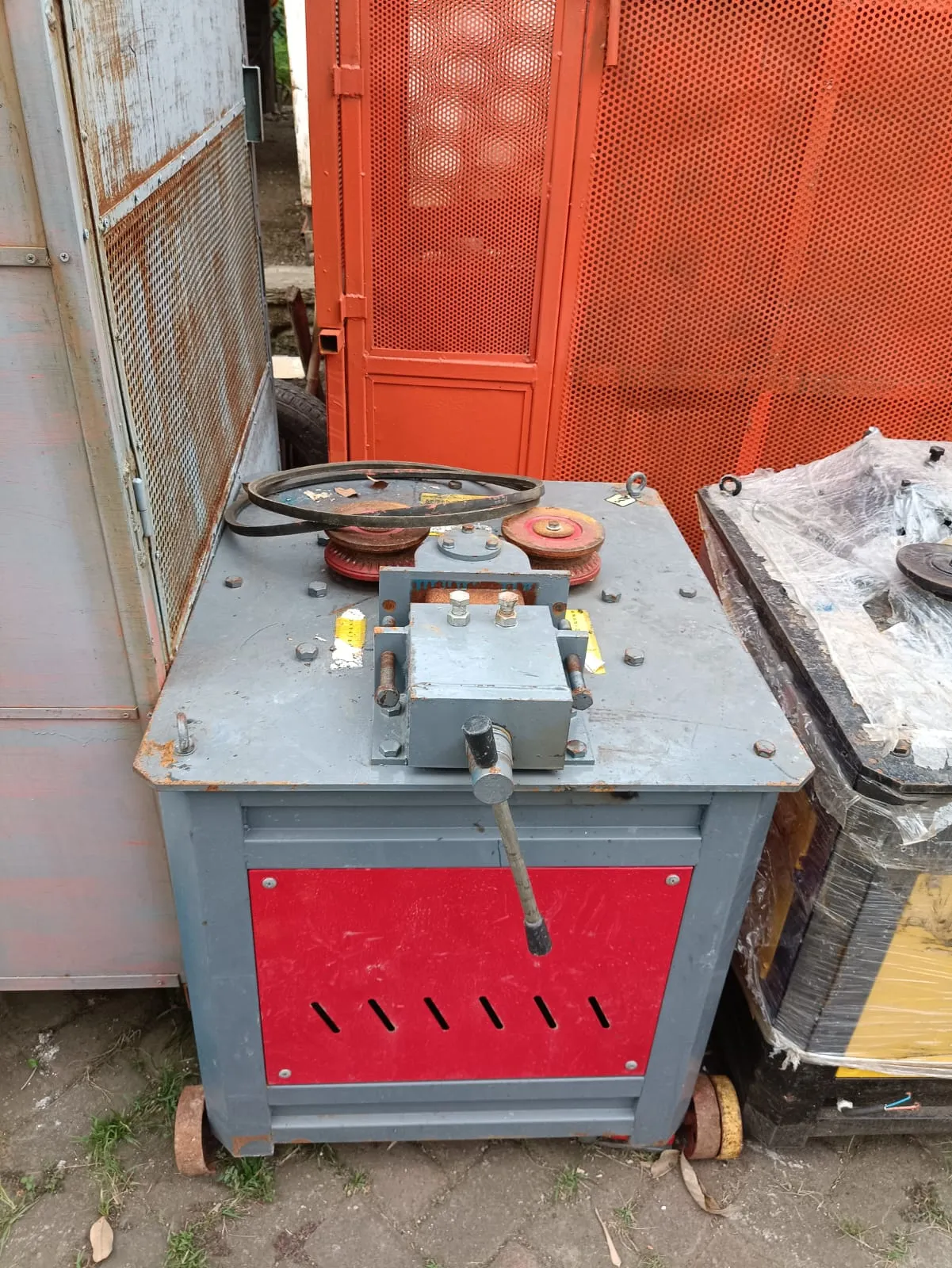 Sewa Bar Bender Kediri Alat Pembengkok Besi Beton Diameter 8 mm - 32 mm