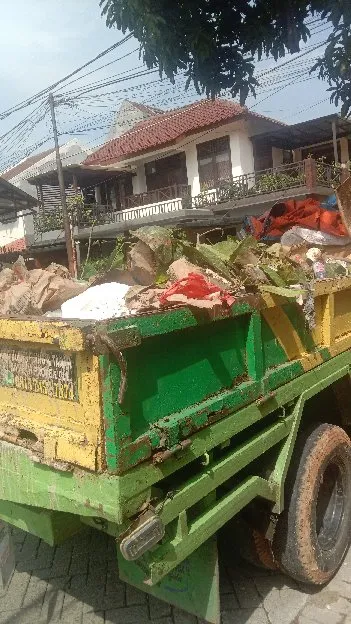 jasa angkut buang  buang puing dan sampah proyek