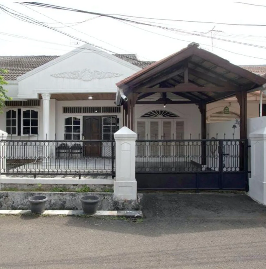Jual Rumah Bagus Kawasan Bukit Kemanggisan Indah Jakarta Barat