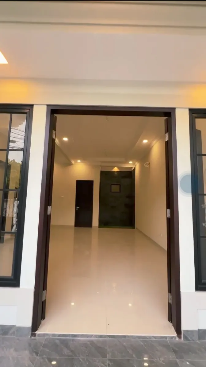 Rumah baru model classic di duren sawit jakarta timur