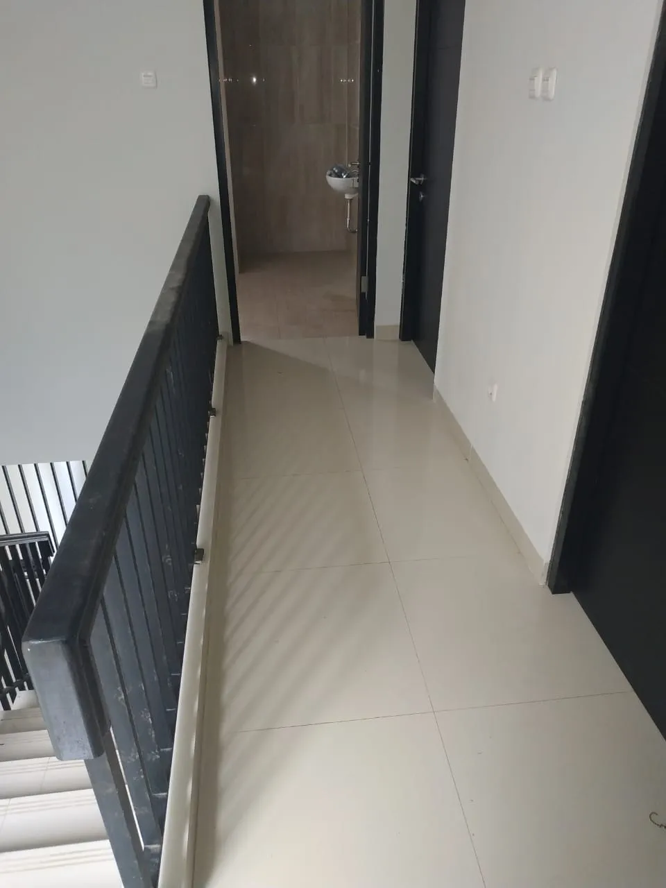 Rumah baru 2 lantai siap huni di tebet jakarta selatan