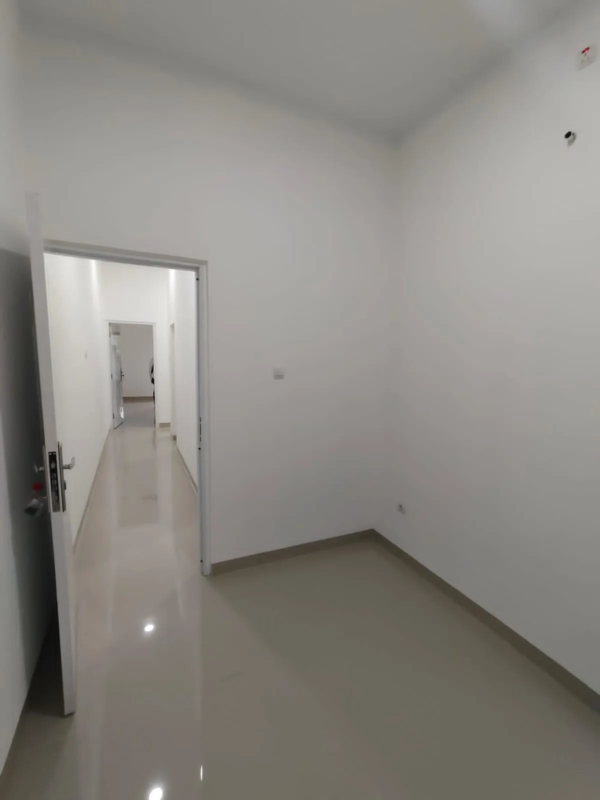 Rumah baru 2 lantai siap huni strategis di tengah kota jakarta pusat