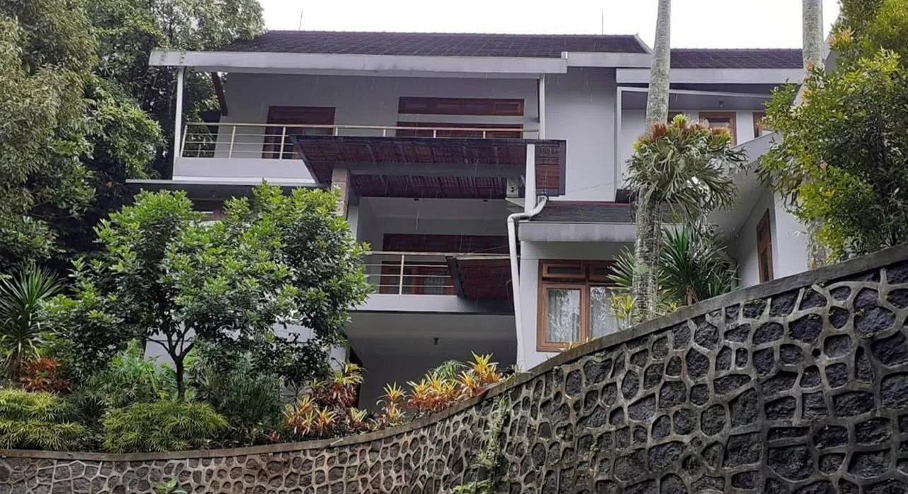 Dijual Rumah Mewah di Perum Villa Tidar Indah Kota Malang