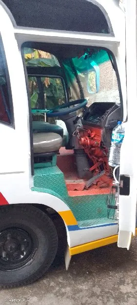 Dijual minibus mitsubishi th 1990,manual,komplit,plat k,pjk jalan,siap pakai,dst.Rp 62 juta-nego.