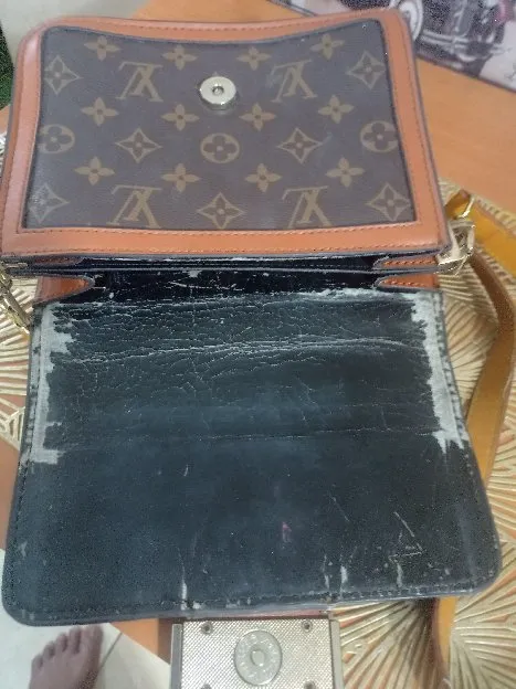 tas Louis Vuitton