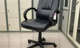 Selma Camaro Kursi Kantor Kulit - Hitam