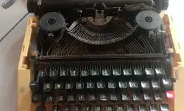Mesin Tik Manual