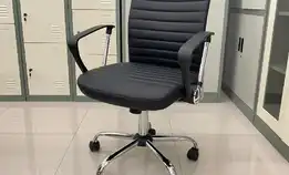 Selma Cyrus Kursi Kantor Kulit - Hitam