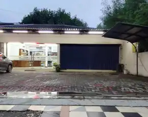 Disewakan Tempat Usaha Di Raya Jemursari, Surabaya