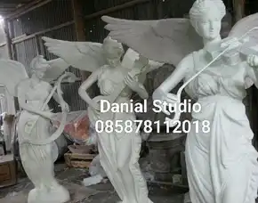 Patung Malaikat Bersayap