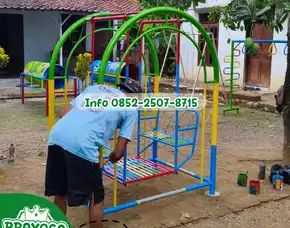 Contoh Ayunan Besi Holo Dan Jungkat Jungkit Kec Pesantren Kota Kediri