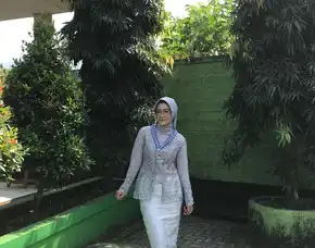 Terlengkap, Kebaya Modern Wisuda, Kebaya Kutubaru Tunangan, Sekolah, Palangkaraya, Neng Lina Kebaya