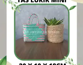 Pengrajin Tas Anyaman Plastik Kabupaten Banjar