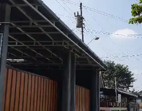 Rumah Tepi Jalan Raya Bebas Dari Banjir Pusat Kota Semarang