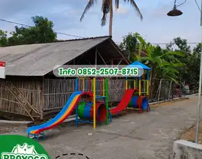 Gambar Ayunan Besi Sederhana Dan Mainan Playground Kec Jatiuwung Tangerang