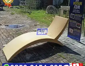 Pengrajin Kursi Malas Santai Sunbed Sun Lounger Rotan Sintetis