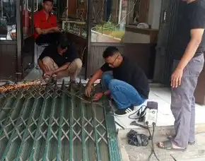 Tukang Rollingdoor  Panggilan  Tebet  Setiabudi  Pancoran
