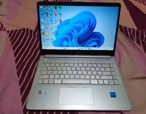 Jual Laptop Merk Hp Second Baru Sebulan Pemakaian..