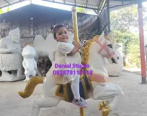 Patung Taman Kuda Kecil