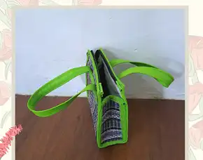 Pengrajin Tas Anyaman Plastik Kabupaten Tanah Bumbu